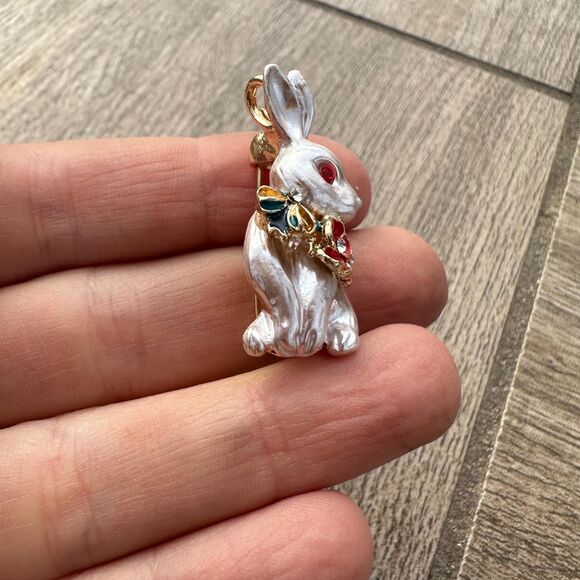 Vintage Style Bunny Rabbit with Flowers Enamel Brooch Easter Pin Spring Jewelry - Picture 4 of 6